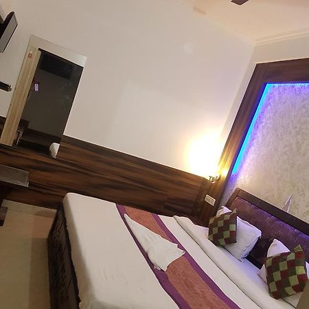 Hotel Perfect Palace Új-Delhi Kültér fotó
