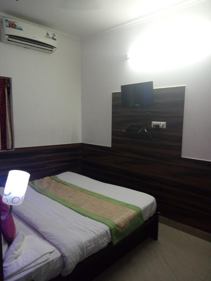 Hotel Perfect Palace Új-Delhi Kültér fotó