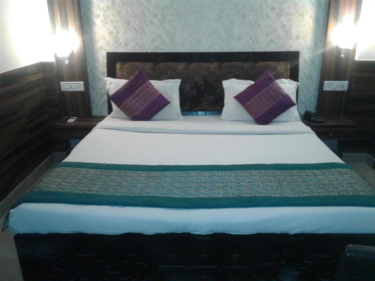 Hotel Perfect Palace Új-Delhi Kültér fotó