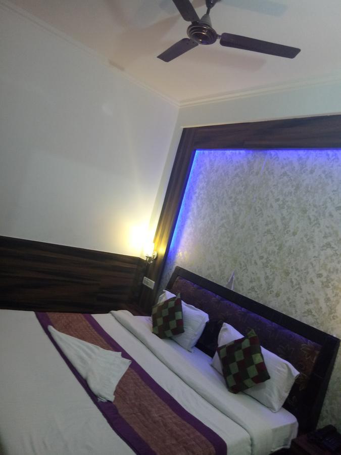 Hotel Perfect Palace Új-Delhi Kültér fotó