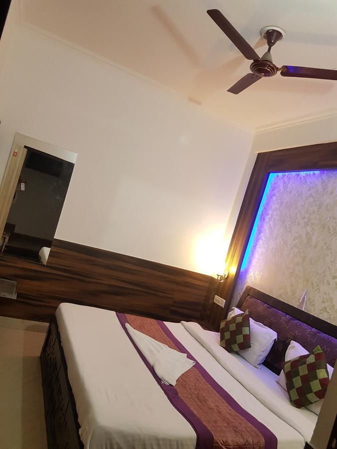 Hotel Perfect Palace Új-Delhi Kültér fotó